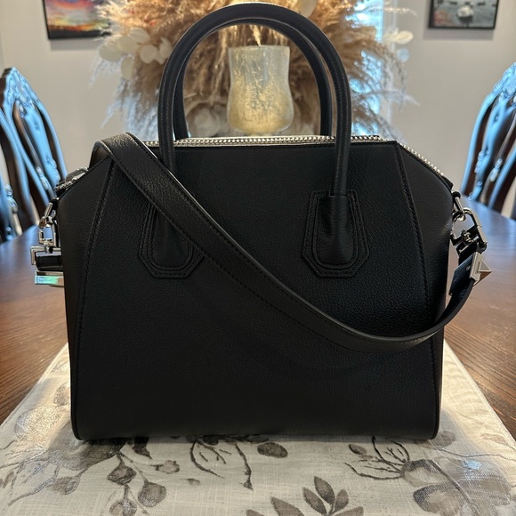 💗 SOLD 💗Authentic givenchy antigona small bag - Picture 7 of 11